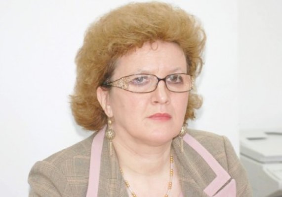 Maria Sorescu, anunţată telefonic, de juristul ISJ, că nu mai este director la Liceul Traian